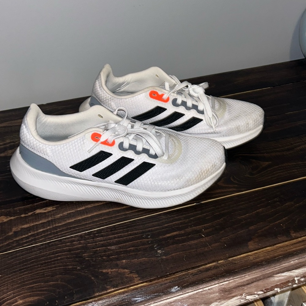 Men's adidas size 8/women's size 10